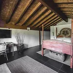 Errota-barri Caserio Boutique * Larrauri